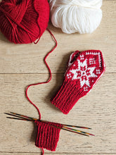 Last inn bildet i Galleri-visningsprogrammet, Bestemors selbuvotter