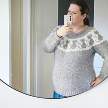 Last inn bildet i Galleri-visningsprogrammet, Cat Lady Sweater
